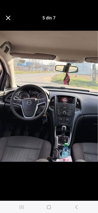 Vând Opel astra j