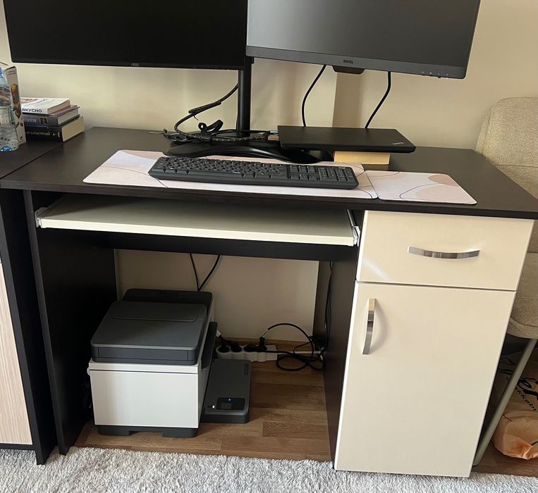 Бюро цвят венге с размери 110х60