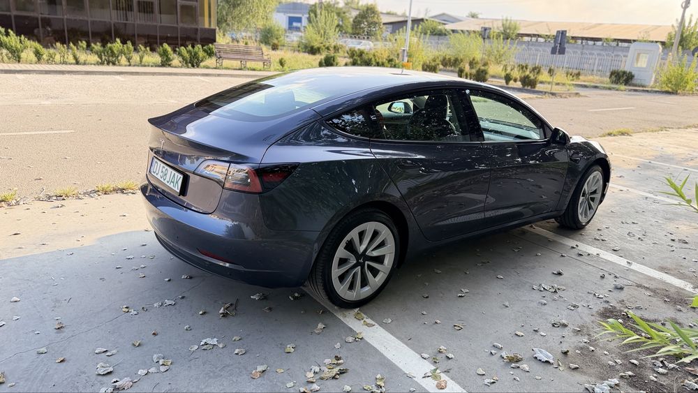 Tesla Model 3 Long Range RWD | 09/2023 | 59.870km | 720 km WLTP | 19”