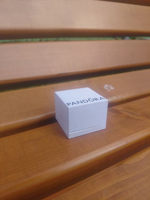 Inel pandora cu emerald in forma de inimioara