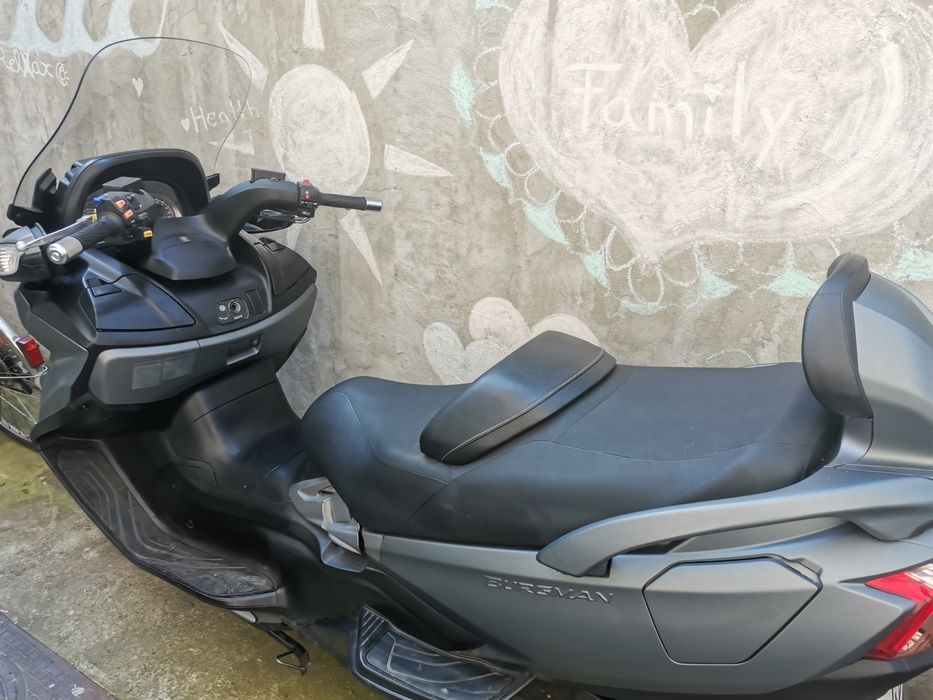 Burgman AN 650 maxiscooter/Vespa 250 gts