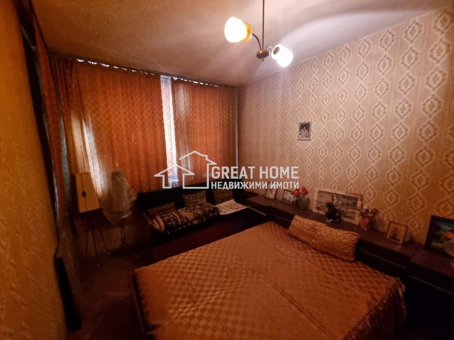 Център ! Втори Етаж ! Тристаен !