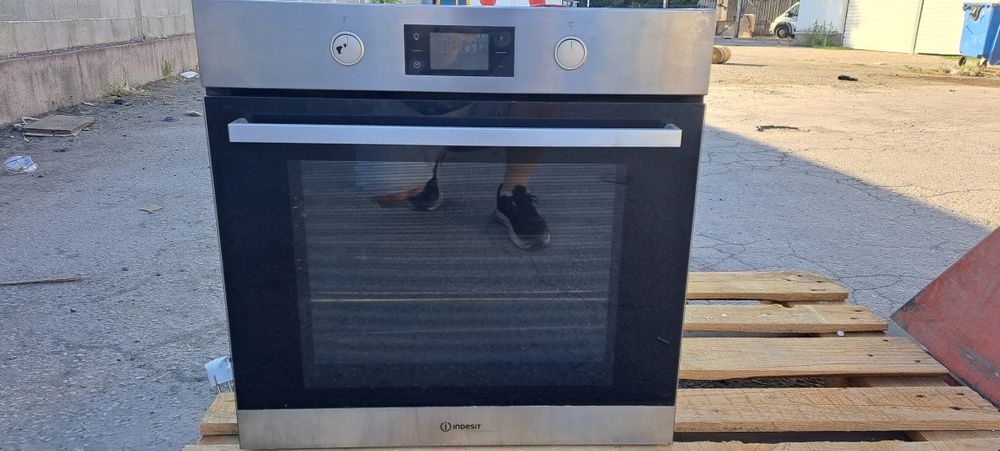 Фурна за вграждане Indesid