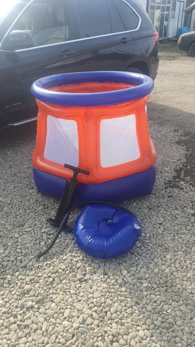 Loc gonflabil joaca copii