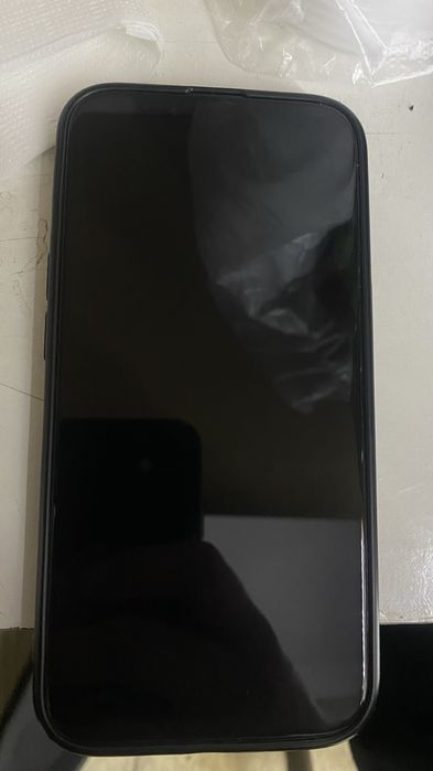 Продам Iphone 13 (128gb)