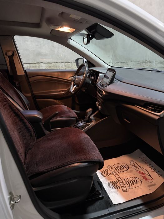 Tracker 2022 yil Premier Full Toza