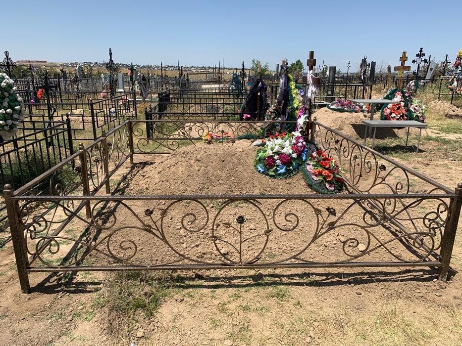Оградки на кладбище