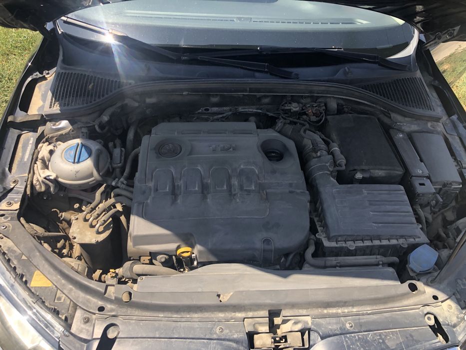 Haion Hayon usa spate Skoda Octavia 3 negru 2.0 CFKC 4x4 150 cp