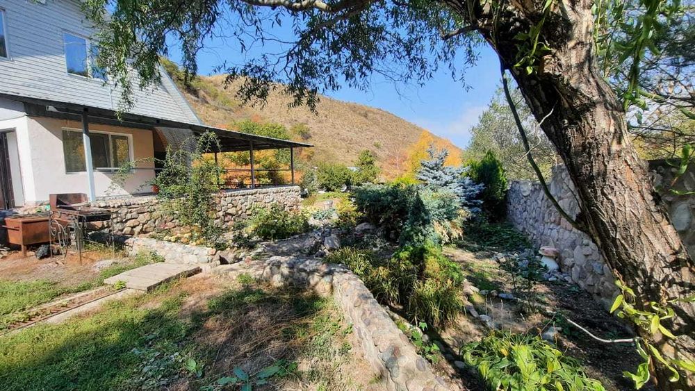 Загородный дом в горах, в заповедной зоне.