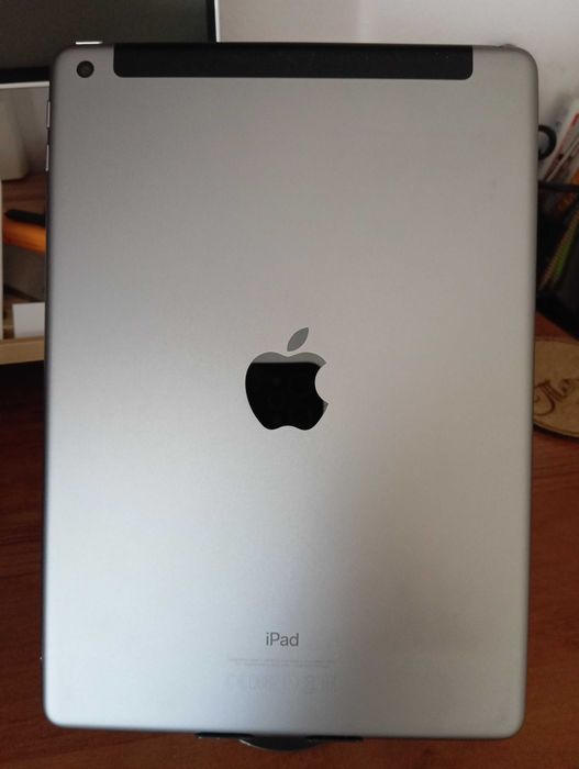 Таблет Apple iPad 5gen 9.7" 32GB