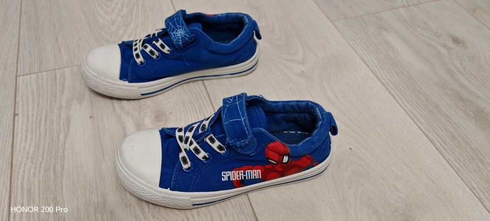 Tenesi cu spiderman