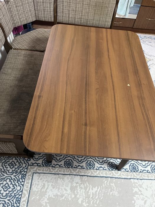 Кухонный стол со стульями