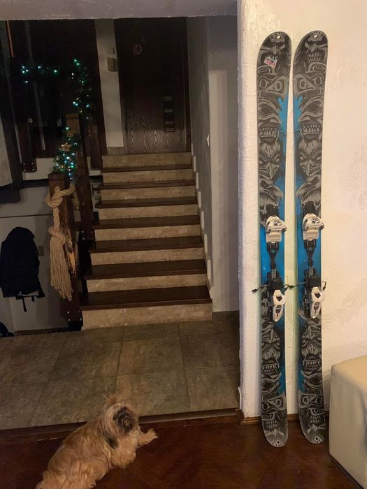 Vând schiuri de Freeride K2