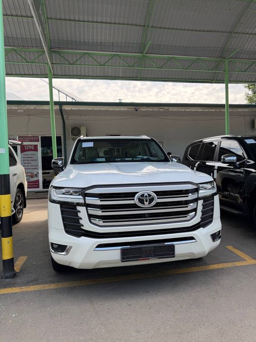 Toyota Land Cruiser 300