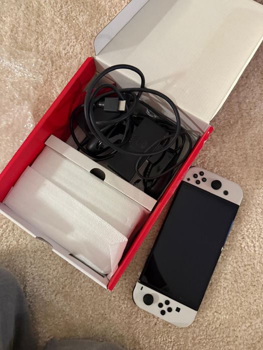 Nintendo Switch Oled Alb