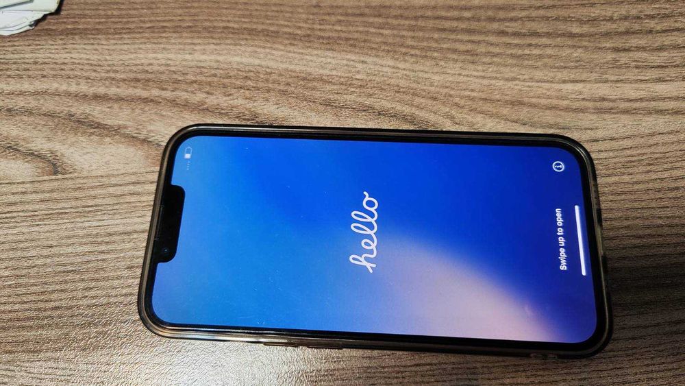 iPhone 13 128GB - перфектен