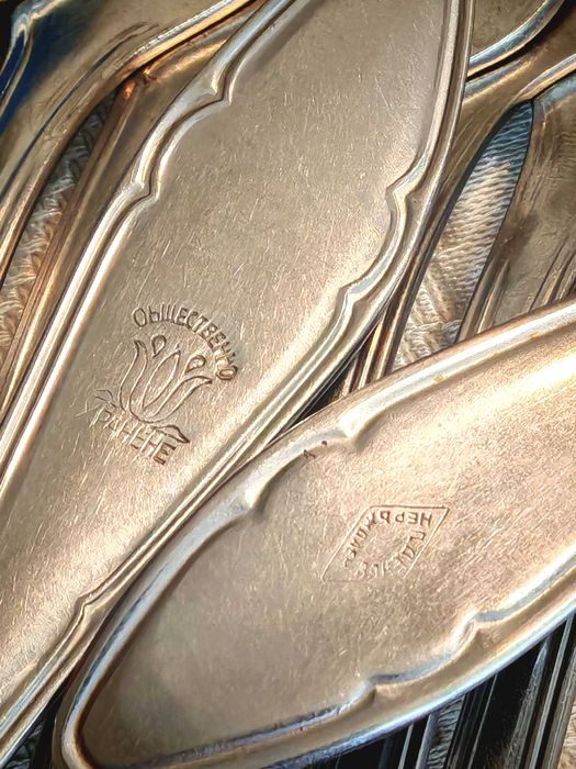 Два Комплекта Старинни Вилици и Лъжици Петко Денев Габрово