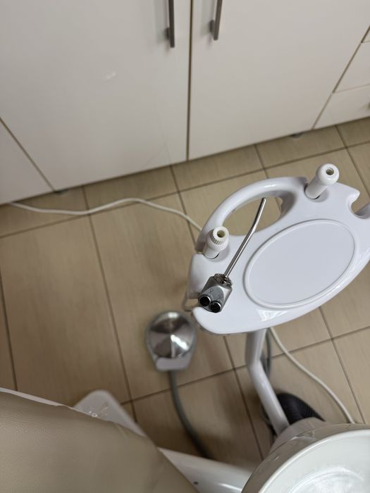 Unit dentar ( scaun stomatologic )