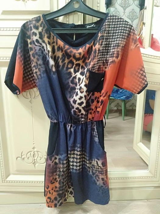 Продам Платье по 1000т