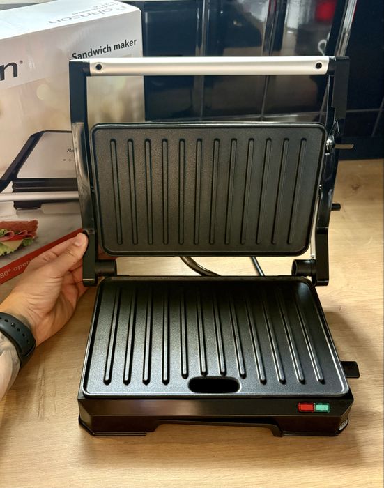 Sandwich Maker / Grill Rohnson R2114 – 850 W – aproape nou