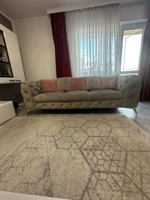 Canapea Chesterfield