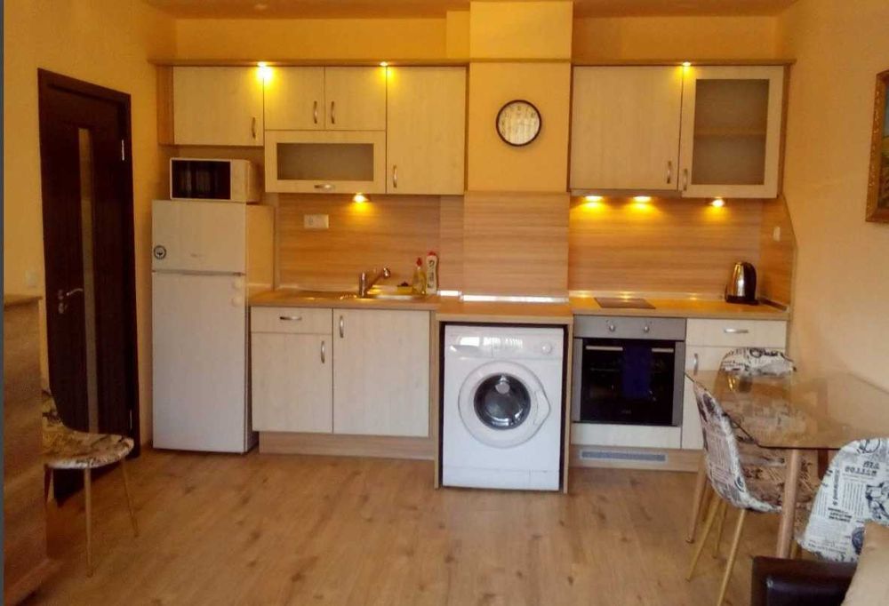 Дава се под наем Двустаен апартамент в Варна, Колхозен пазар - 55 кв.м за 510 € - Снимка #1