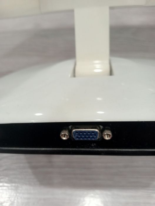 Продам компьютерный монитор