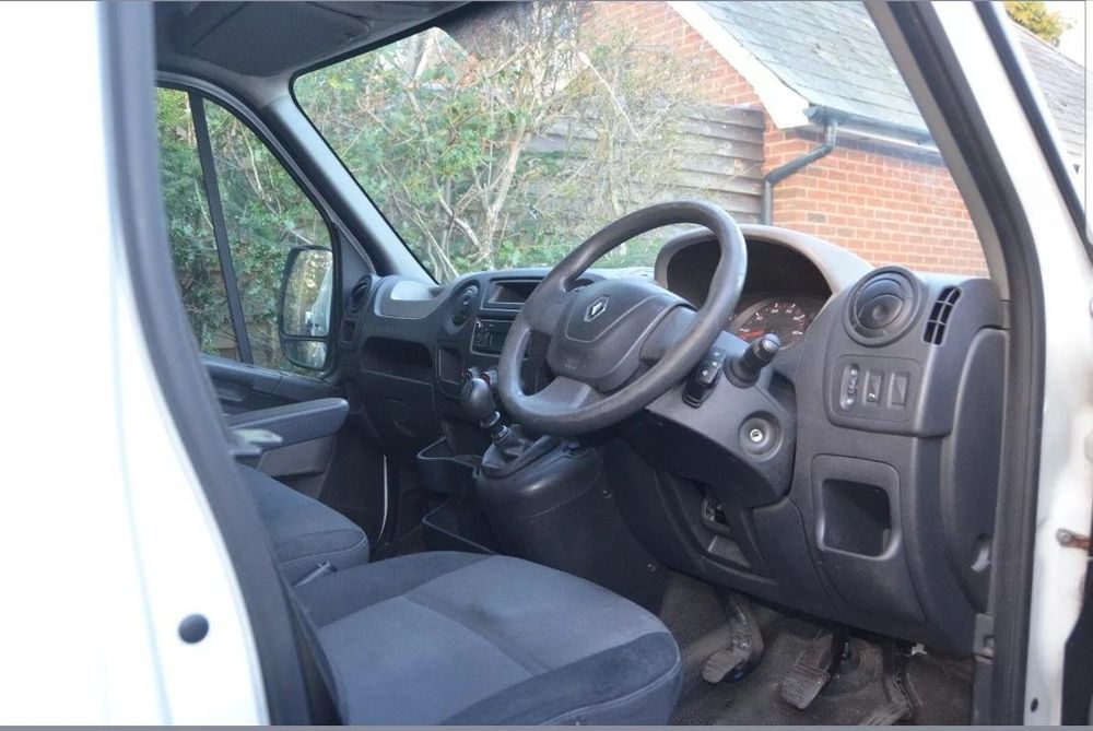 Dezmembrez Renault Master 2.3 2014