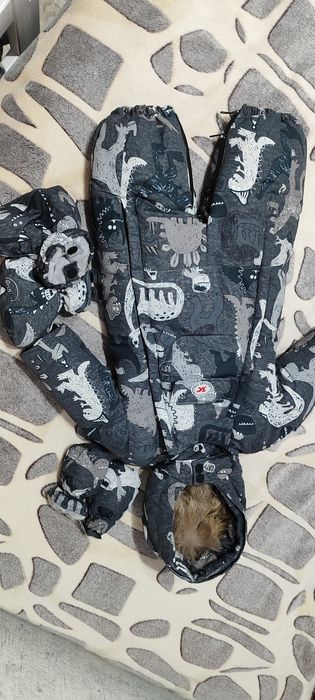 Продам зимний комбинезон детский