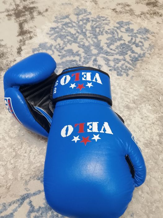 Боксерские перчатки