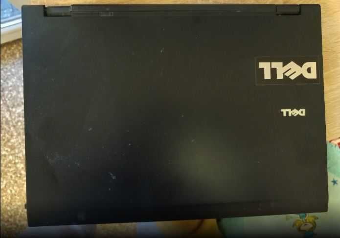 Два лаптопа за части