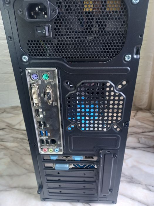 Геймърски компютър Intel® Core i7-8700 16gb DDR4 Ssd Radeon RX 580