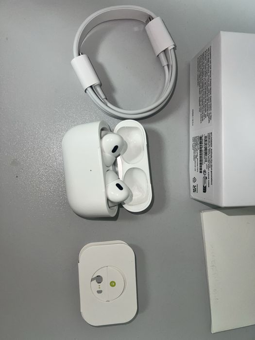 Vand Air Pods pro 2 nd  noi nefolosite
