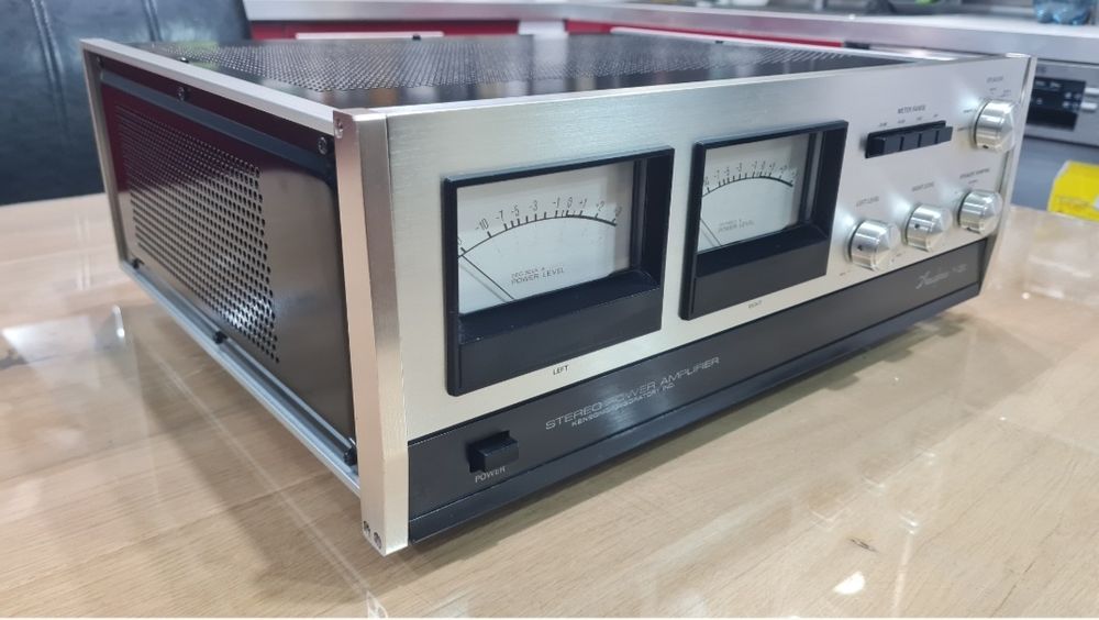 Vand amplificator Accuphase P-250