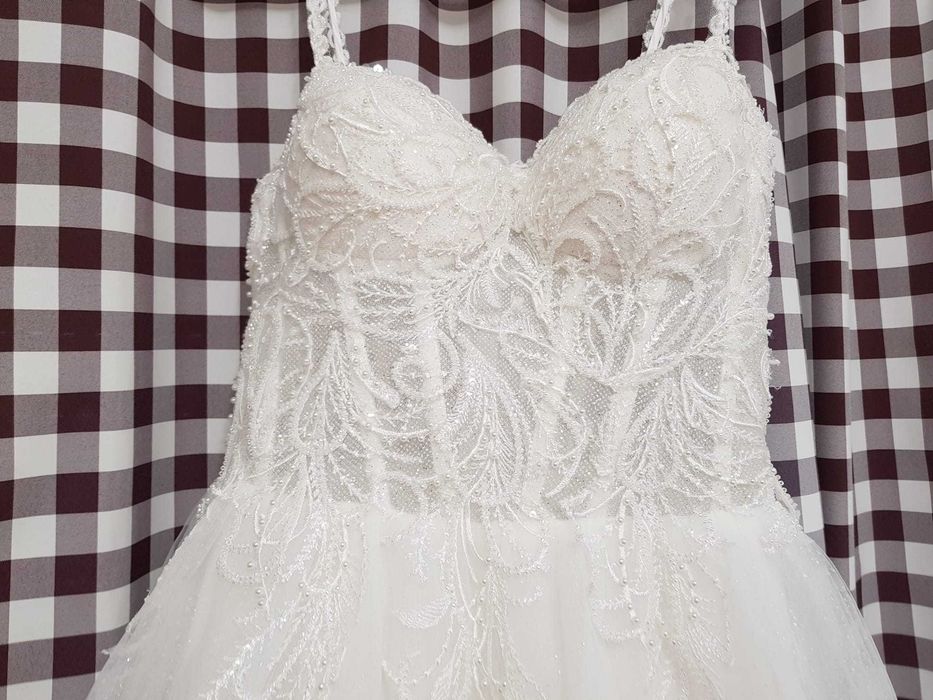 Rochie mireasa detalii simple