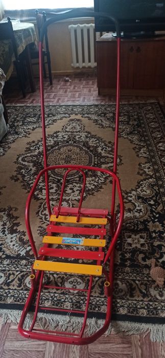 Продам санки детские..