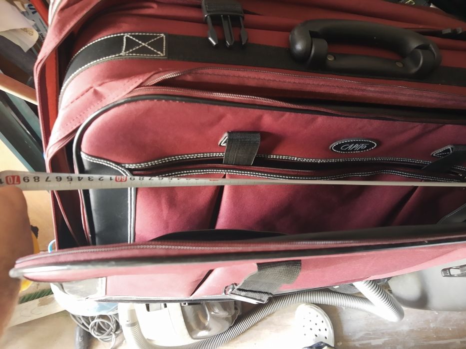 Продавам 2 ръчни куфара