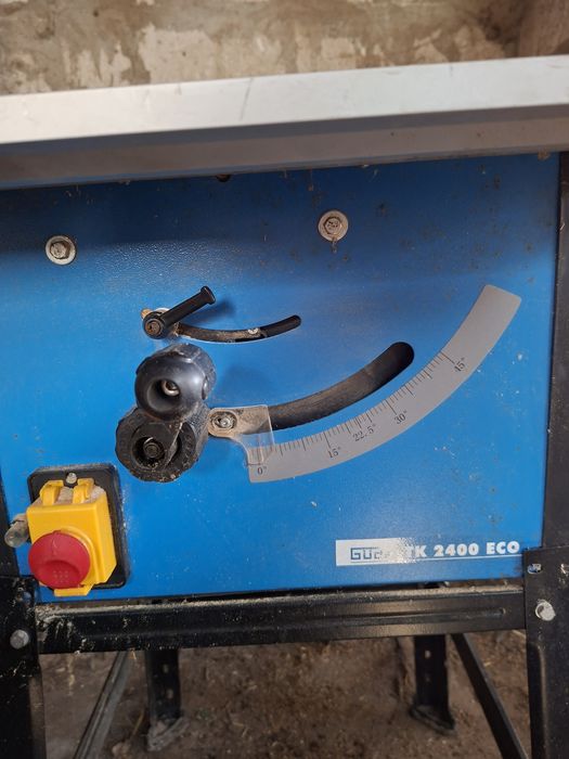 Vând abric plus circular