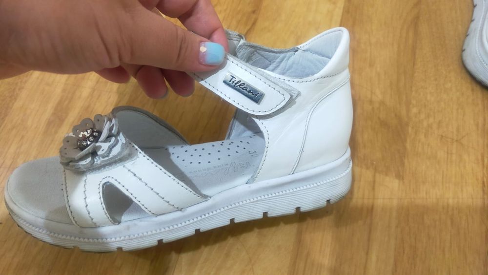 Продам сандалии в отличном состоянии