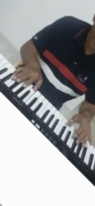 Синтезатор в отличном состояний