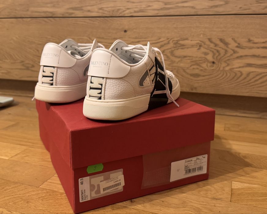 Sneakers Valentino Garavani originali – mărimea 40,5 – stare excelentă