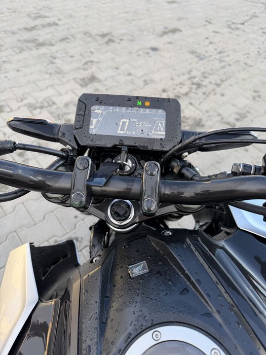 Vând Honda CB125R (2021)