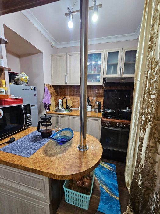 Срочно продаётся 2 ком Тараканчик