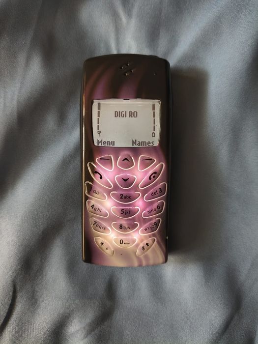 Nokia 8310 + charger original (liber, baterie Nou nouță)