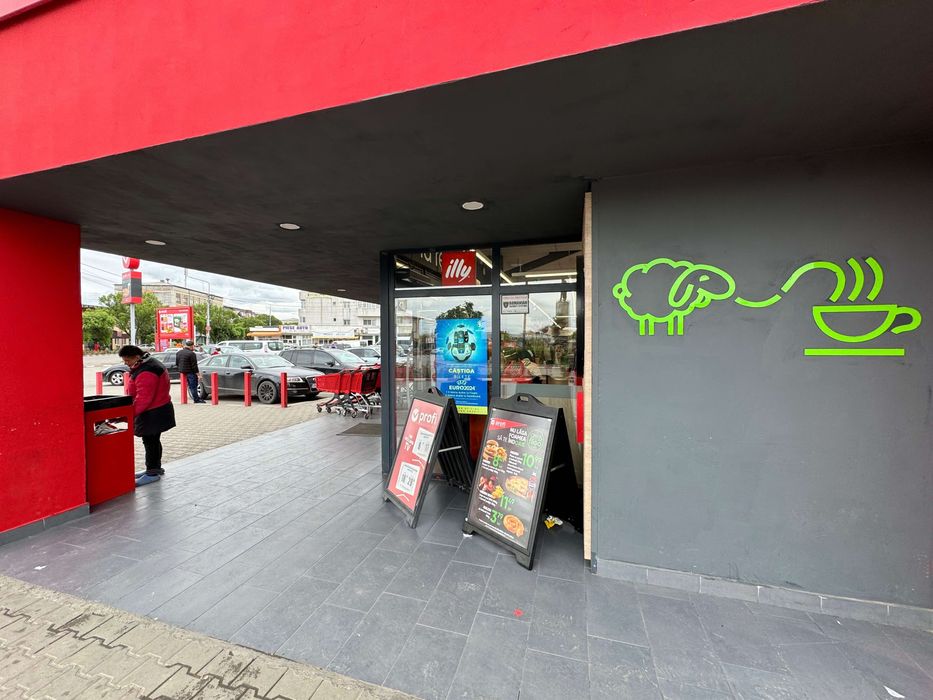 Cladire comerciala de vanzare in Adjud