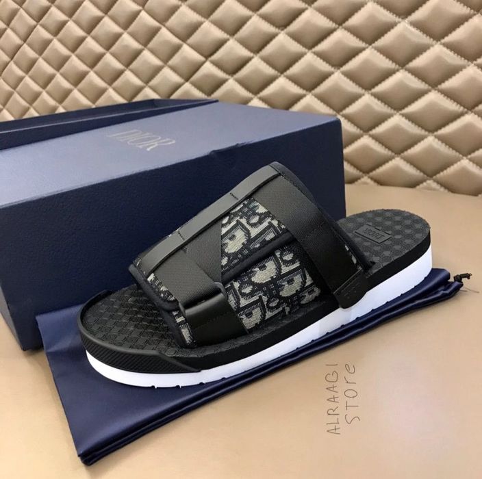 CD Slide Oblique Black
