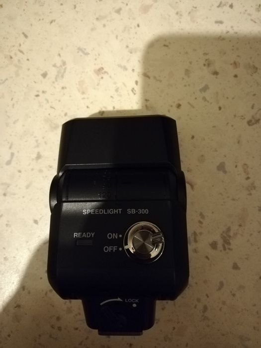 Продам вспышку