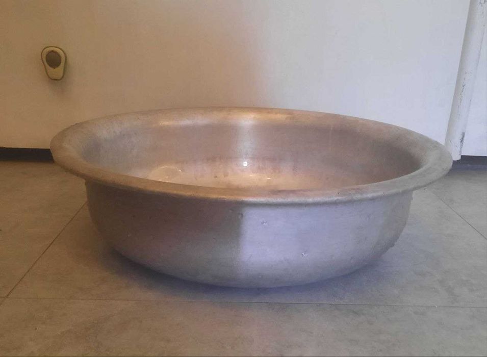 Таз алюминиевый, бидон эмалированный 3 л, дуршлаг, сито для жарки