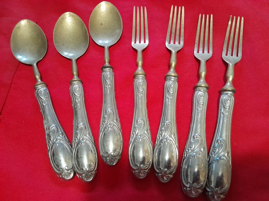 Tacâmuri în stare foarte bună