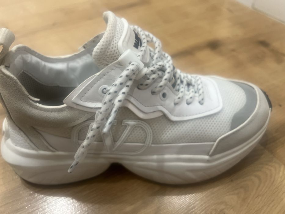 Кроссовки женские Valentino